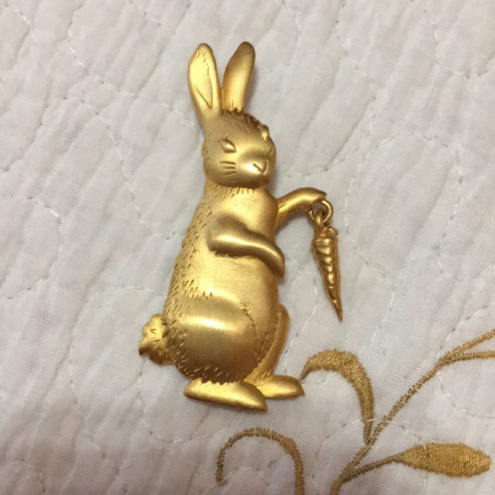 Golden Pin
